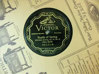 small_victor 20121 a.webp